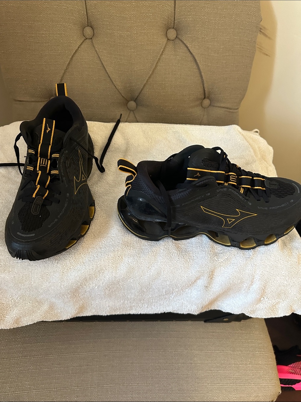 Mizuno Women's Wave Prophecy style 13  Black with Yellow Accent Athletic Shoes
